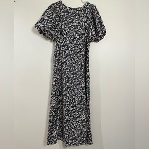 Old navy flower dress size LARGE